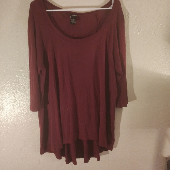 Torrid Women's Burgundy/purplish stylish Top Casual size 0, floral print on back - Picture 1 of 10